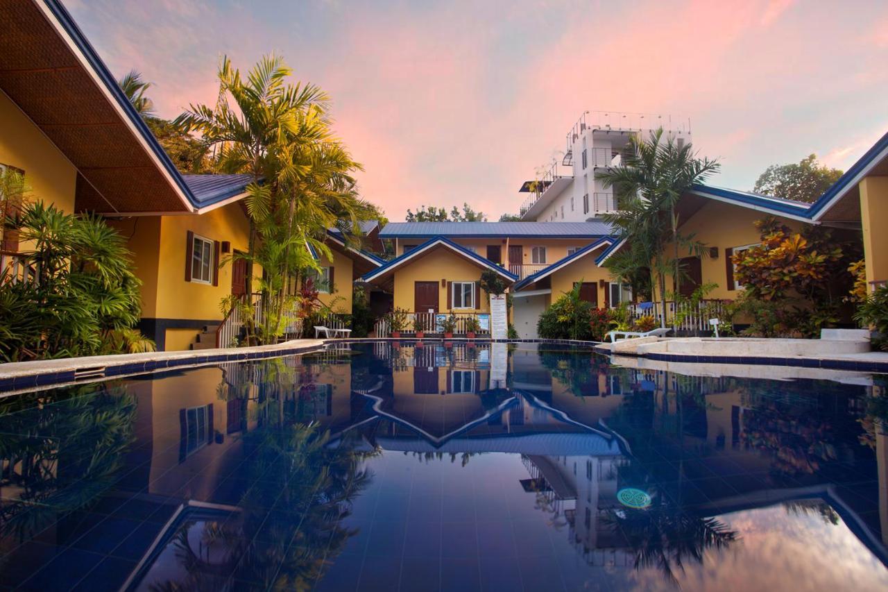 Blue Lagoon Inn & Suites Puerto Princesa Exterior photo